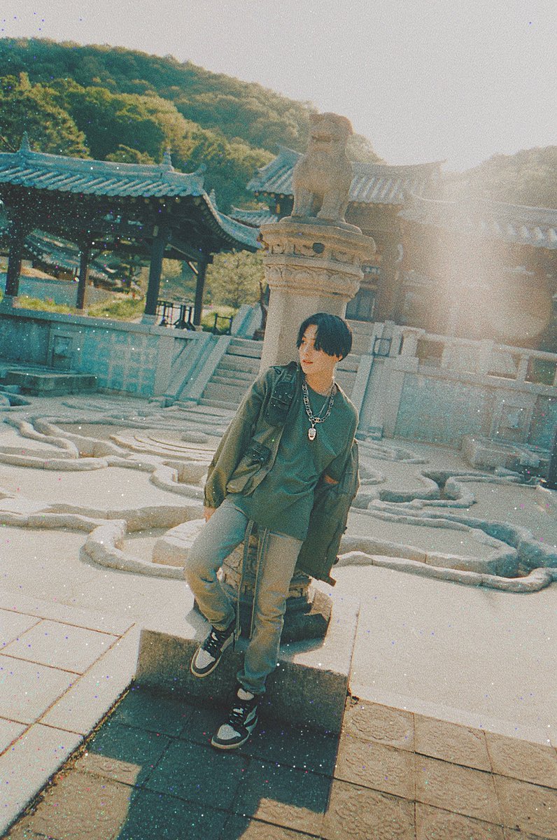 BTSorbit's tweet photo. #SUGA @BTS_twt https://t.co/Pr9oRmqtLH