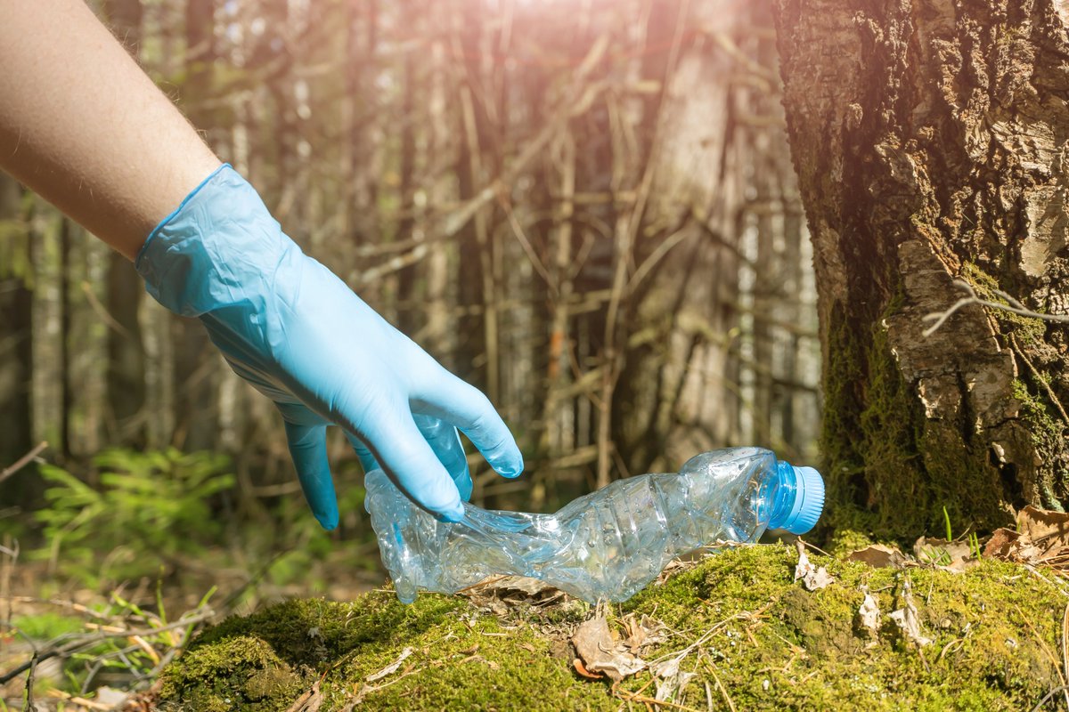 trendyener's tweet photo. Ochrona środowiska naturalnego to jedno z największych wyzwań XXI wieku. Gigantyczna produkcja odpadów sprawia, że gospodarowanie odpadami to istotny element funkcjonowania nas wszystkich.  https://t.co/Rcoj7nePz3 #utylizacjaodpadów #ochronaśrodowiska https://t.co/XeBJwT8hVZ