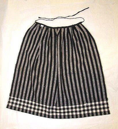 Mon_Heritage's tweet photo. #Abergavenny has many items of #Welsh #costume & #textiles. Most significant- a full Welsh costume donated by #Llanover school. Michael Freeman- Welsh costume expert, identified the bed gown could possibly have been made by Lady Llanover. #MuseumsFromHome #FashionHistory https://t.co/clQFoNgdVL
