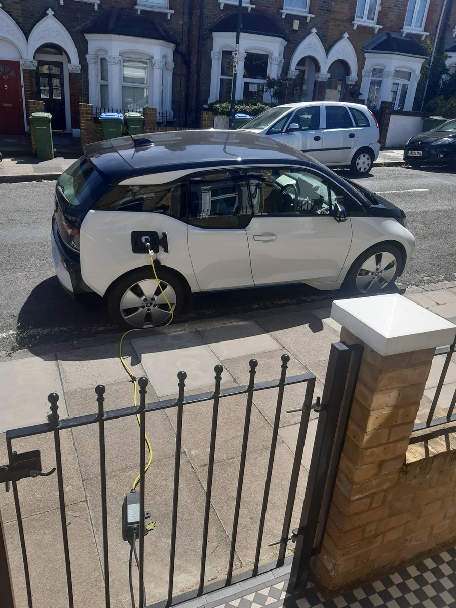patrickagese's tweet photo. Over 56% of our electricity is coming from renewables at the moment and Octopus energy ar paying me to chare my car!! https://t.co/6mgZdkpDeb