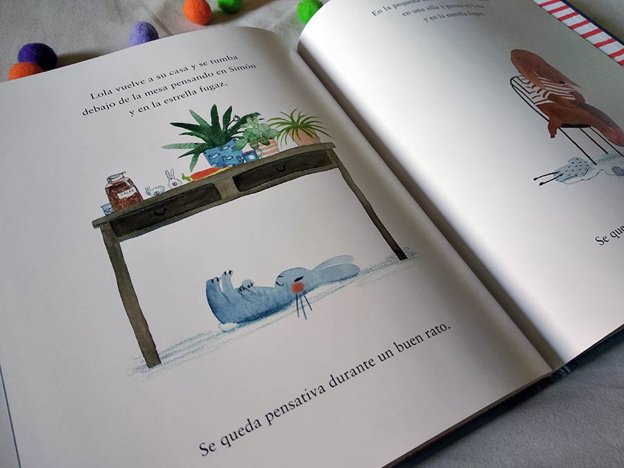 airunalvarez2's tweet photo. Pues bien, de esto va el libro, de una conejita (Lola) y un perrito (Simón), dos animales que al principio no se relacionan pero a raíz de algo empiezan a tener amistad. https://t.co/QyiUjbknCr