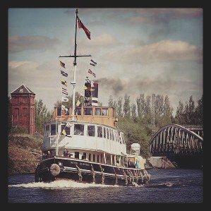 dannyinsteam's tweet photo. #whenwesailagain we've got that #FridayFeeling so wanted to share this wonderful shot with you all  showing the Danny passing through Moore Lane Bridge on the #Manchester #ship #canal in 2017 @PeelPorts @HeritageFundUK @NatHistShips @Mersey_Maritime @ukshipping @VisitCheshire https://t.co/yH3pTaKxld