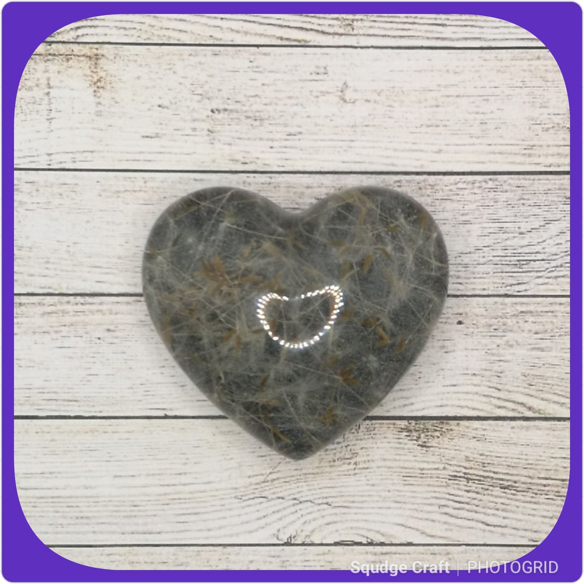 SqudgeC's tweet photo. I am in love with this gorgeous piece and the resin is crystal clear 💜💎
A heart full of wishes.....
Lj xx
#squdgecraft #memoryartist #artisticrange #handmade #sendlove #atouchofshopping #chronicpain #invisibleillness #UKSmallBiz #resin8 #resin8UK #bespokeresinart https://t.co/J37mw74ade