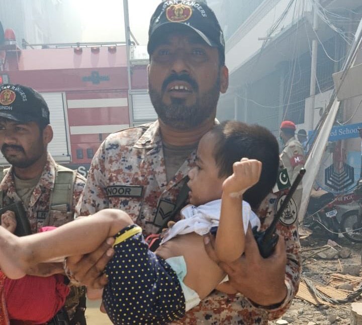 TeamSoomro's tweet photo. کراچی طیارہ حادثہ پر شدید غم میں مُبتلا ہیں اور اللّہ پاک سے مُسلسل دُعا گو ہیں کہ شہید ہونے والے افراد کو جنت میں اعلیٰ مُقام عطا کریں اور اُن کے گھر والوں کو صبرِ جمیل عطا کریں۔ آمین 

@TeamSoomro @smmsoomro 

 #planecrash https://t.co/dUmWBONmWF