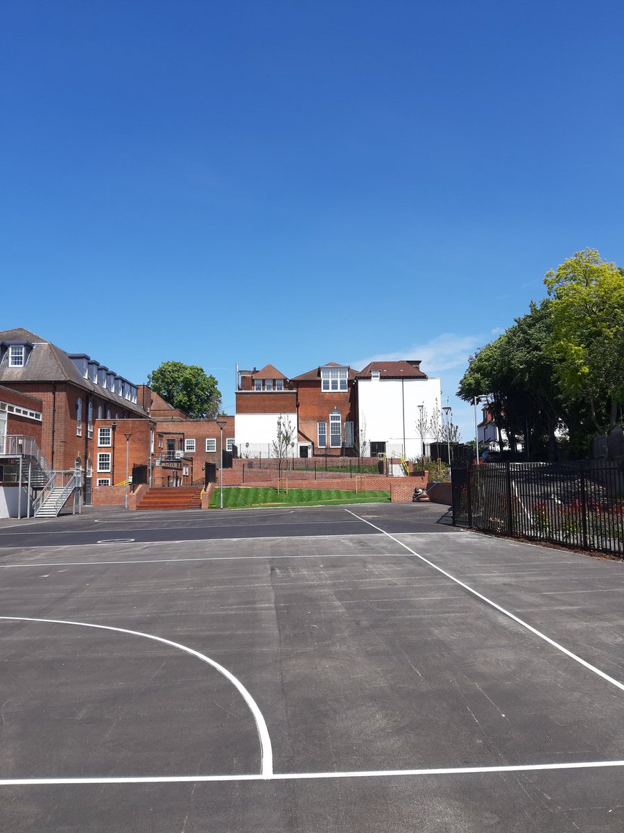 La Fontaine Academy tweet media