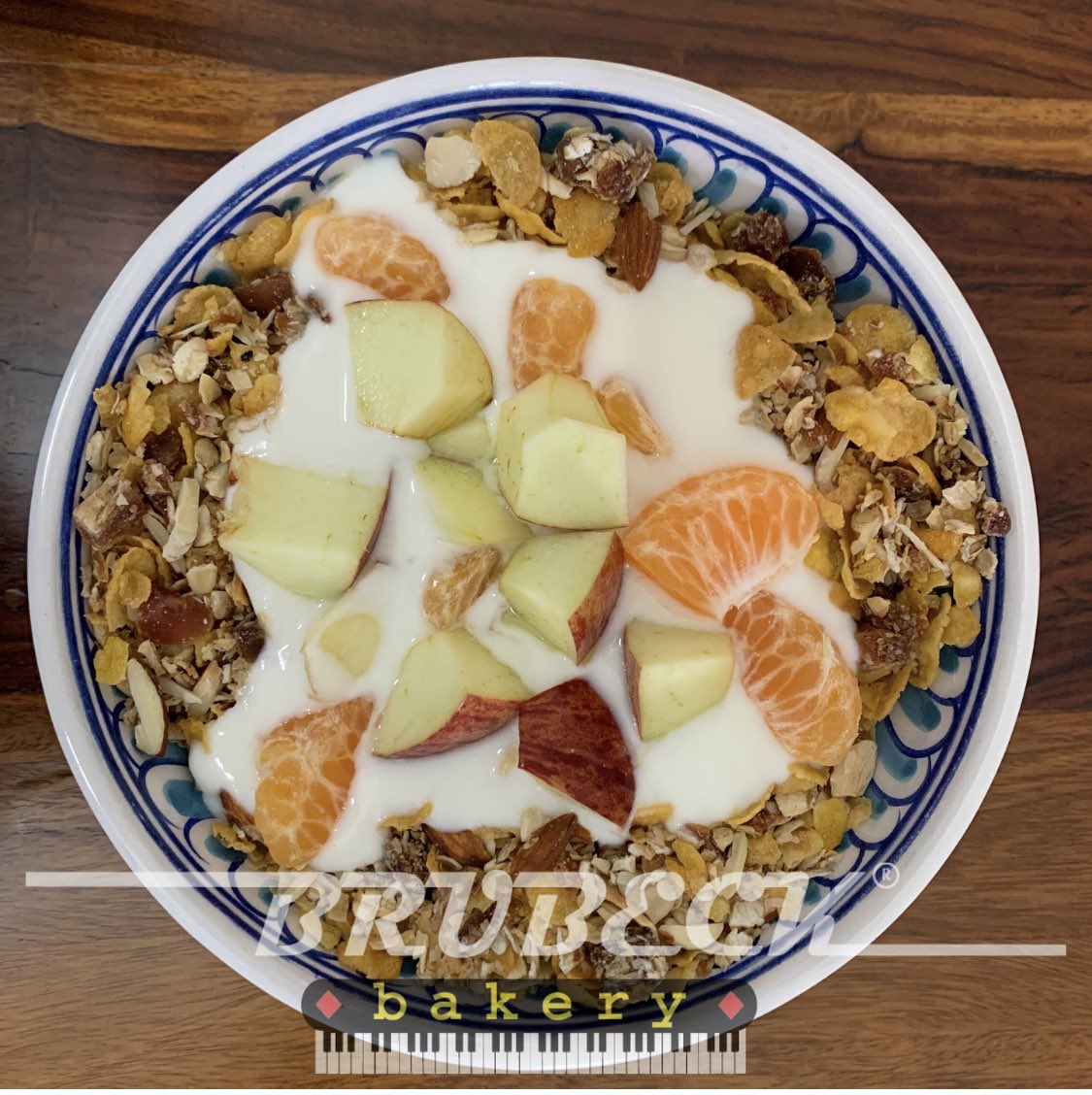 brubeckbakery's tweet photo. Our #granolamix is a healthy way to start your day 😆. Add some whipped curd with honey and top it with some fresh cut fruits. #granolamix #healthybreakfast #brubeckbreakfast #crunchymunchy #tastyhealthy #energyboost - Call us on 8055556658 to place your order. #staysafe https://t.co/lMOWHTttcq