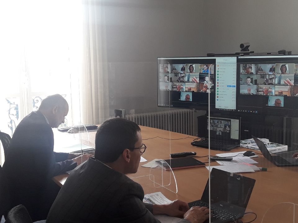 🔴 Direct
Comme chaque semaine, <a href="/Prefet68/">Préfet du Haut-Rhin</a> échange avec les représentants des maires <a href="/Amhr68/">Association des Maires du Haut-Rhin</a> sur la sortie du confinement dans le #HautRhin et sa déclinaison sur le terrain, en présence d'@Ars_Grand_Est