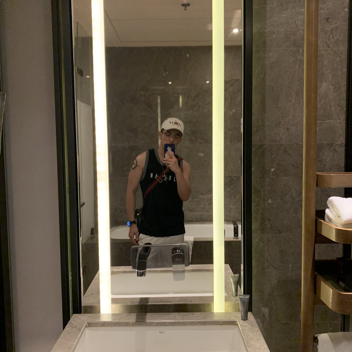 变态超人no Twitter 等下还要在健身房健身给教练打卡 变态超人no Twitter 等下还要在健身房健身给教练打卡