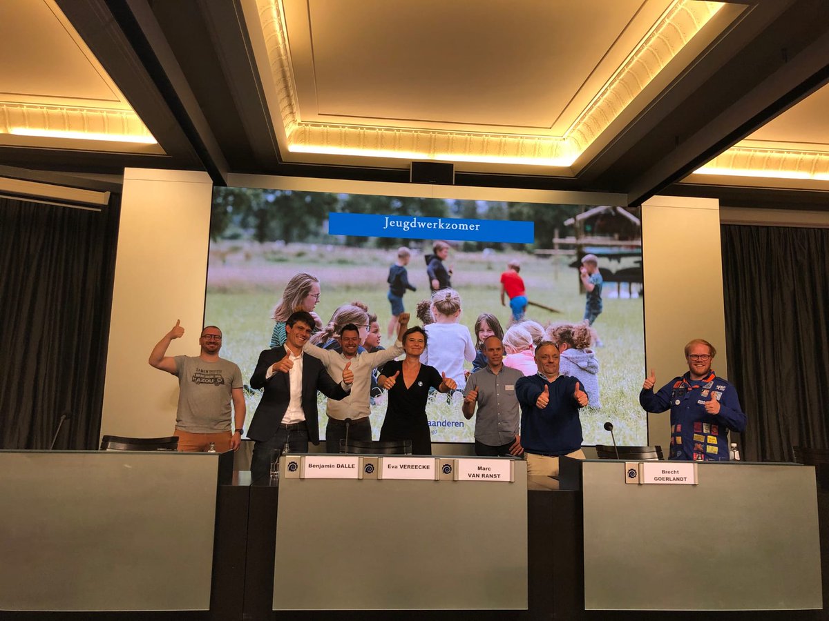 KSANationaal's tweet photo. Bedankt @dalle_benjamin, @vanranstmarc, @DeAmbrassade, @Bataljong en alle andere sectorgenoten! 💙
Door het sterke werk van de afgelopen weken, kunnen we eindelijk perspectief geven op een mooie zomer voor de jeugd! 💪
#jeugdwerkwerkt #trotseKSAer https://t.co/otS4MOwLLc