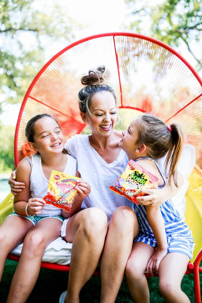 TangledwTaste's tweet photo. #AD  @SourPatchKids and @SwedishFish new Crush-flavored products taste like summer fun and childhood memories! BOGO Ibotta offer @Walmart https://t.co/lDGRpx5p3h https://t.co/EZOOr8ARkB!!! #crushyoursummer #sourpatchkids #swedishfish https://t.co/pwK5x9DkVa
