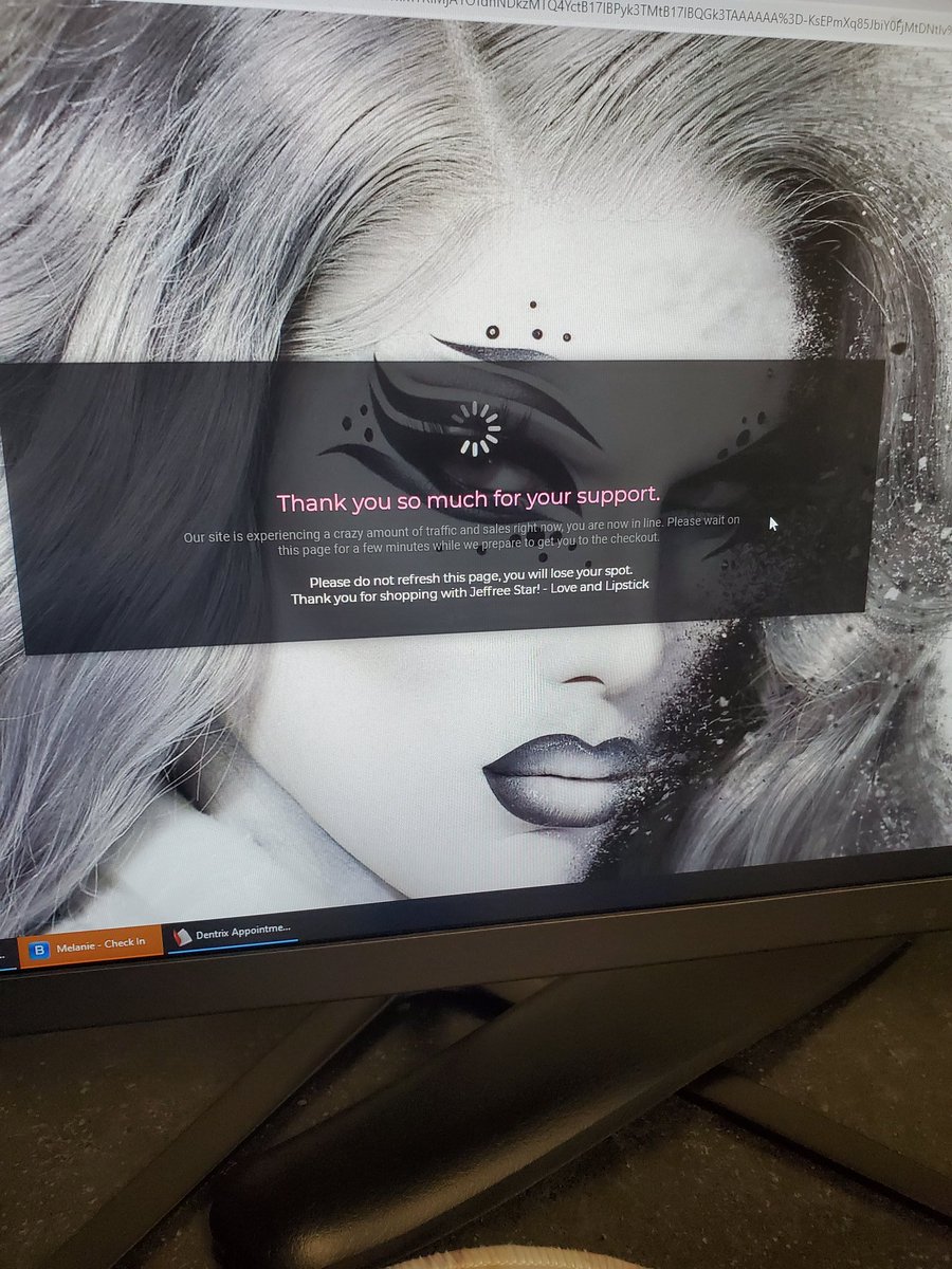 mathismom12's tweet photo. @JeffreeStar at work trying to be incognito and make a quick purchase and ya broke the damn internet again! Lol if I get fired will you hire me? https://t.co/yakFkRrhCS