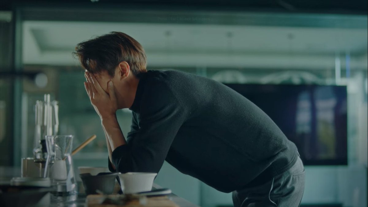 That one scene when leegon broke down into tears after losing prince buyeong got me real bad  he stayed all strong infront of others but poor boy was really sad #TheKingEternalMonarch