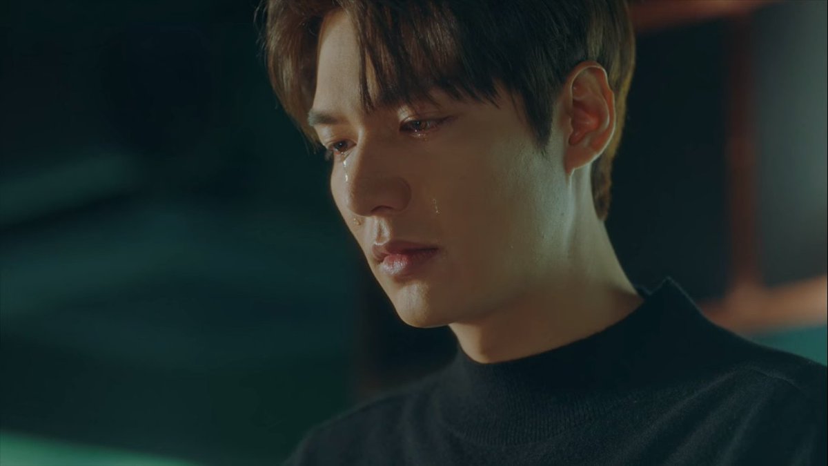 That one scene when leegon broke down into tears after losing prince buyeong got me real bad  he stayed all strong infront of others but poor boy was really sad #TheKingEternalMonarch