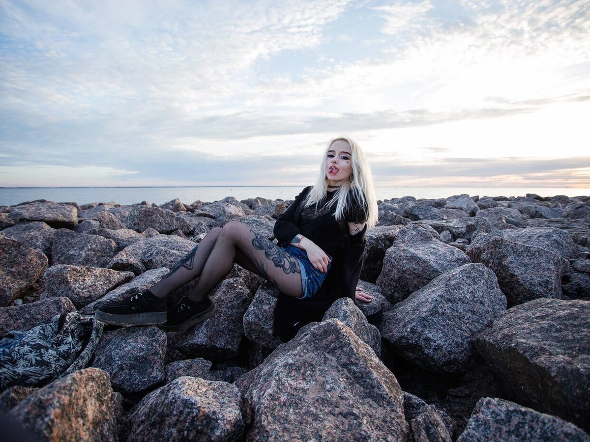 IrCost's tweet image. я если честно, не верю что на фотографиях Я ./.