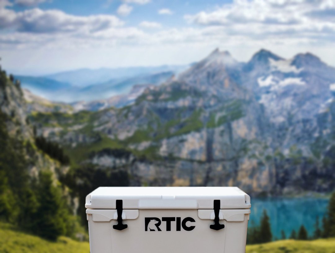 Happy National Cooler Day!!! 🎉 Bust out your RTIC coolers & celebrate accordingly. Share your celebrations with us by tagging our account @rticoutdoors & using #nationalcoolerday ☀️ #RTIC #OverBuiltNotOverPriced