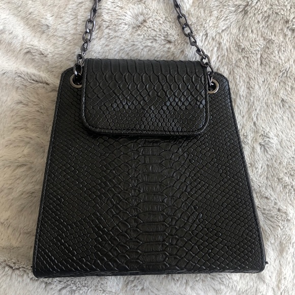 FabFunemployed's tweet image. So good I had to share! Check out all the items I&apos;m loving on @Poshmarkapp from @LizzieCharliee #poshmark #fashion #style #shopmycloset #madewell #nastygal: posh.mk/GXYJzlmlm6