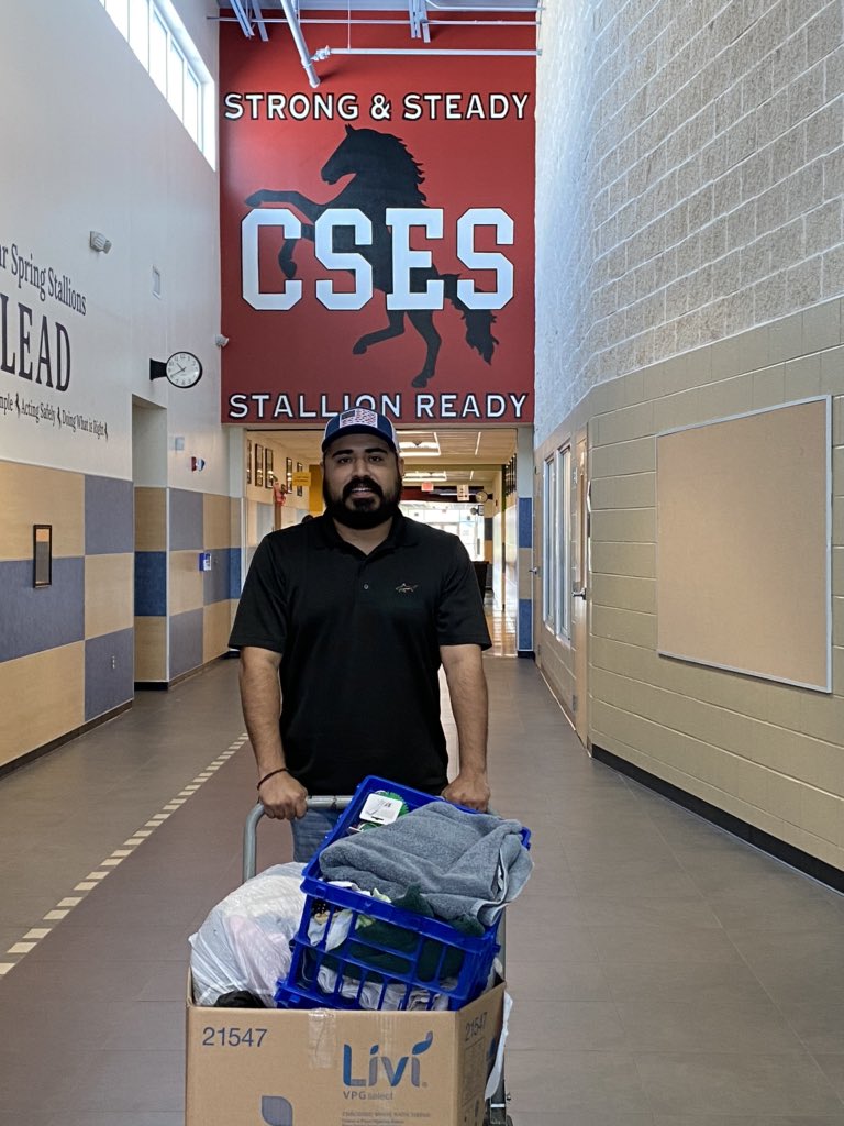 IsabelTMalone's tweet photo. CSES’ 1st service project was completed months ago but with school closing, the kids were unable to deliver the donations. Today, Gabe from @HSNBApets picked up towels &amp; toys for the shelter...thank you! #stallionsserving @ClearElementary https://t.co/B39qabJOW7