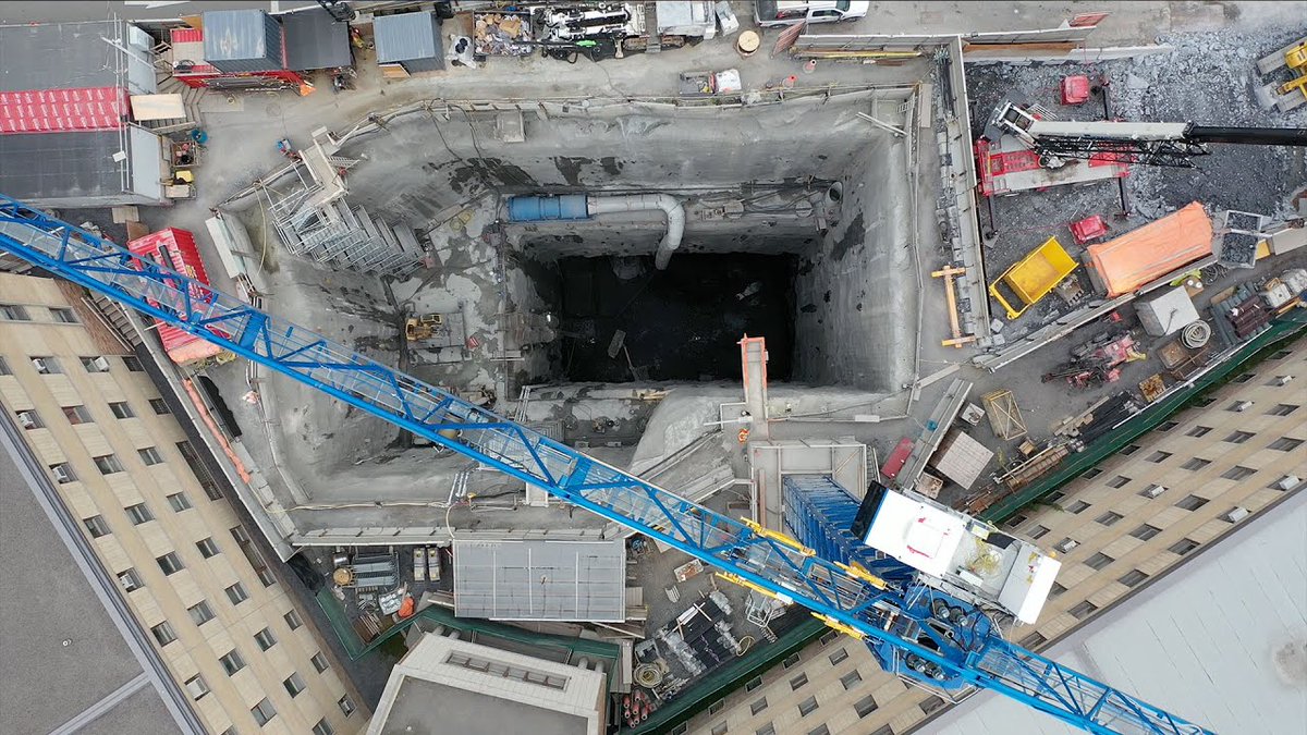 13/ Fortunately, after political pressures (and a robust injection of even more public money) Edourd-Montpetit and McGill stations are now under construction in the existing Mt-Royal tunnel. The first one, will be the second deepest in N-A at -70m below the ground