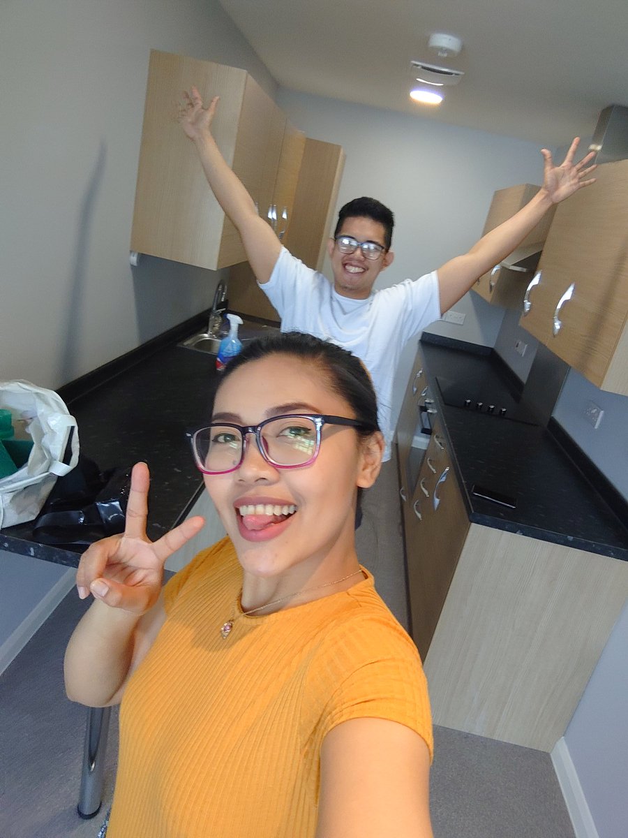 jkizzler29's tweet photo. Feel na feel at home na kami. 😊 Moving in to our first ever flat! 🥰 Chereet! #FeelingVlogger https://t.co/ewwedADc80