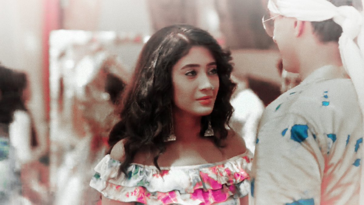 yeh kya on loop chal raha hai inka  #Kaira  #MohsinKhan  #ShivangiJoshi