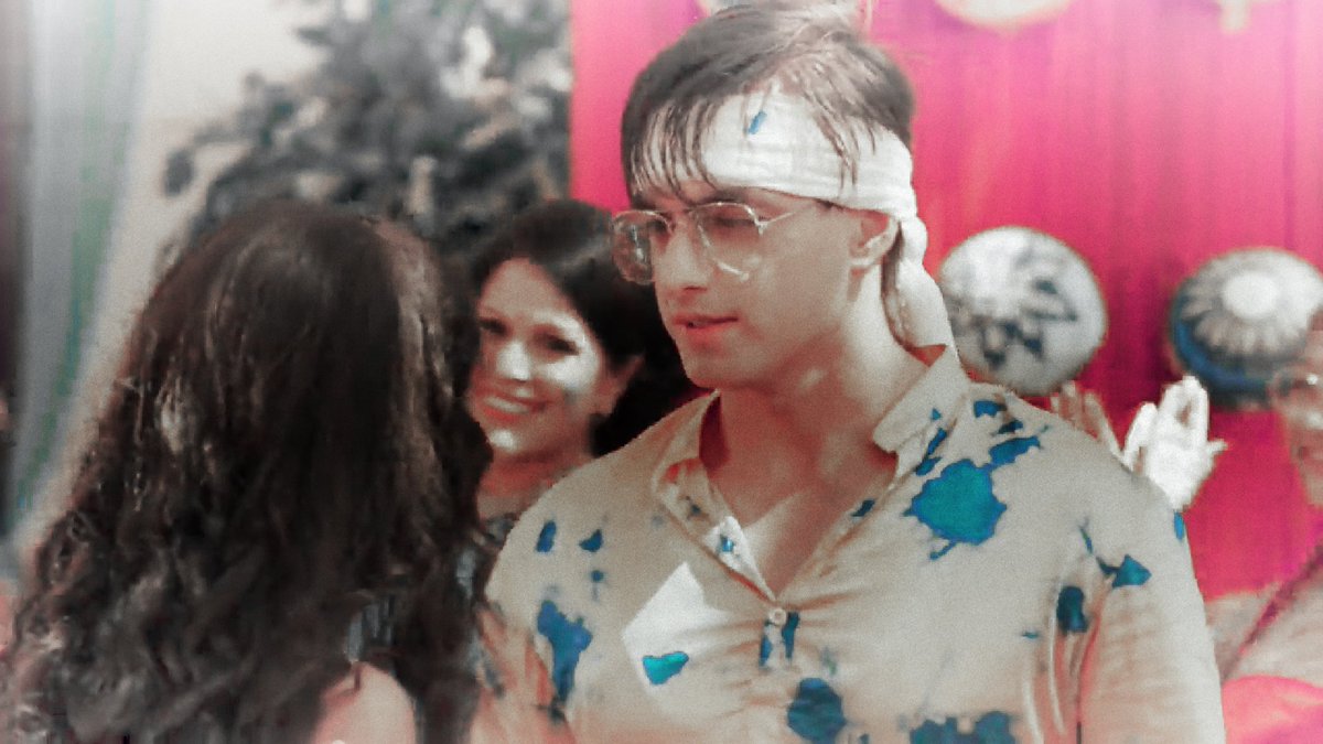 yeh kya on loop chal raha hai inka  #Kaira  #MohsinKhan  #ShivangiJoshi