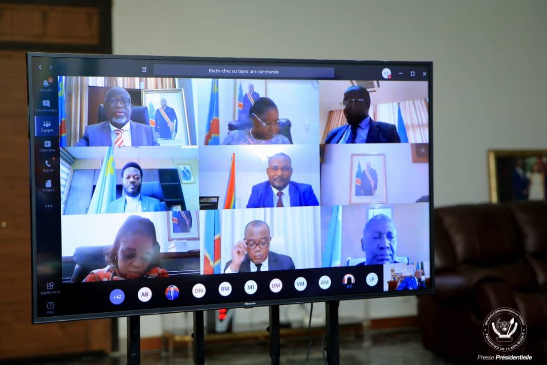 Huinfos's tweet photo. 🔴#FLASH🇨🇩😷 Conseil des ministres : le Ministre des Finances quant à lui présentera le rapport sur la situation du Domaine Agro-industriel Présidentiel de la N'Sele ( #DAIPN).
https://t.co/aAlVkOOoML https://t.co/Yzgr79q76x