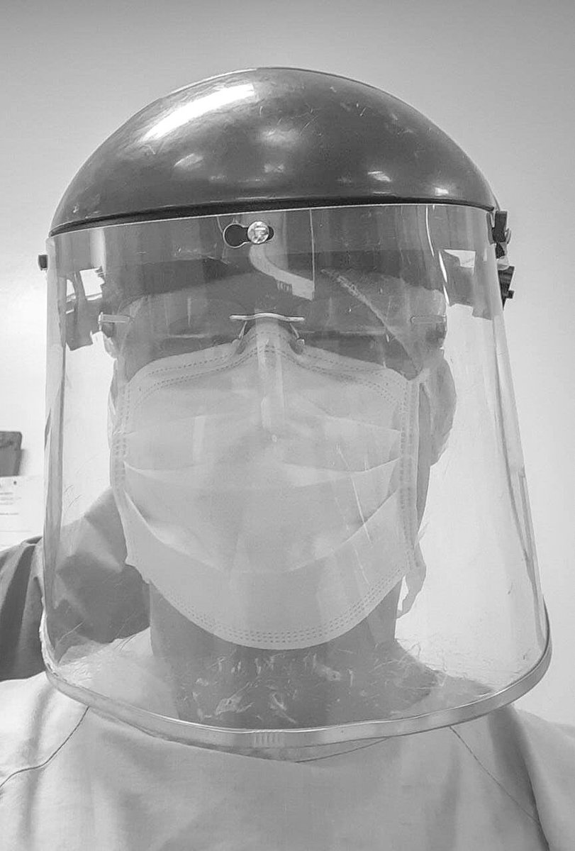 MalenaNutricion's tweet image. My brother wears a mask every day for work 😷 and outside of work because they need him, we need him. Here is the real enemy:🦠 #ERphysician #globalproblem @emergencypanama