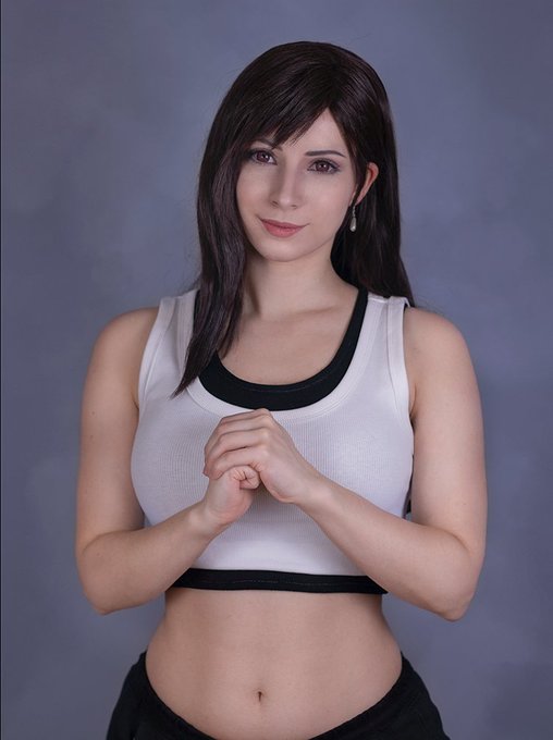 Tifa won the vote under my previous post, so here we go; my first take on our favorite best girl, Tifa