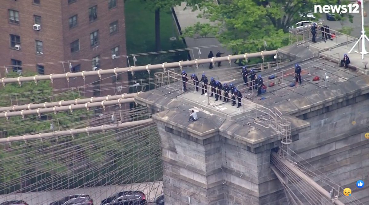 WeatherGeoff's tweet photo. The current scene on the #BrooklynBridge, as captured close-up by #Chopper12: https://t.co/Qkyk9myfmn