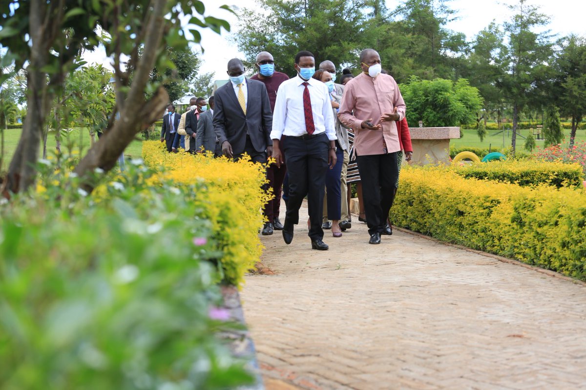 DrAlfredMutua's tweet photo. I must emphasize the significance of continued adherence to regulations aimed at combating the spread of this rare virus. I continue to urge our people to keep to the basics: wash your hands, wear face masks, keep social distance and stay at home. #CovidMachakosBriefing https://t.co/InHAx3BA4W