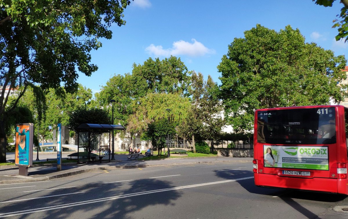 BlogBusurbano's tweet photo. @dinisss Buen trabajo en la #Par084 de Plaza de Náutica 👍 (el antes en imagen).

Asimismo, la #Par046 de casi enfrente (Conservatorio) ya está también "niquelada", por lo que nos remiten :)

#ParadasAccesibles #Coruña

https://t.co/jZuABKuuAz https://t.co/9krZqZ1mKx