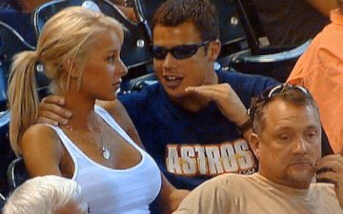 “...Then Keemstar said ‘good luck Ethan’, because he has an army. But Keem tried to get an esports team fired once, so H3 retweeted that. Then people sent Ethan’s n-word clip to Old Spice, and they replied, but it’s probably fake. So Ethan pretended Teddy Fresh fired him but-“