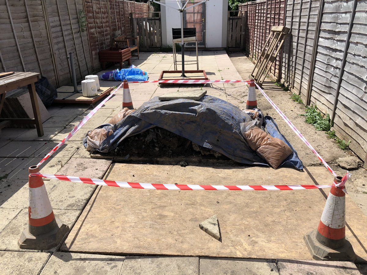 AletheaSnart's tweet photo. @EnvAgency do you have any information on whether there is any environmental act against sewerage companies leaving a pile of sewerage waste at an inhabited dwelling? This is what has happened to us and the company isn’t coming back until Wednesday! https://t.co/Ti0PVlCTSm