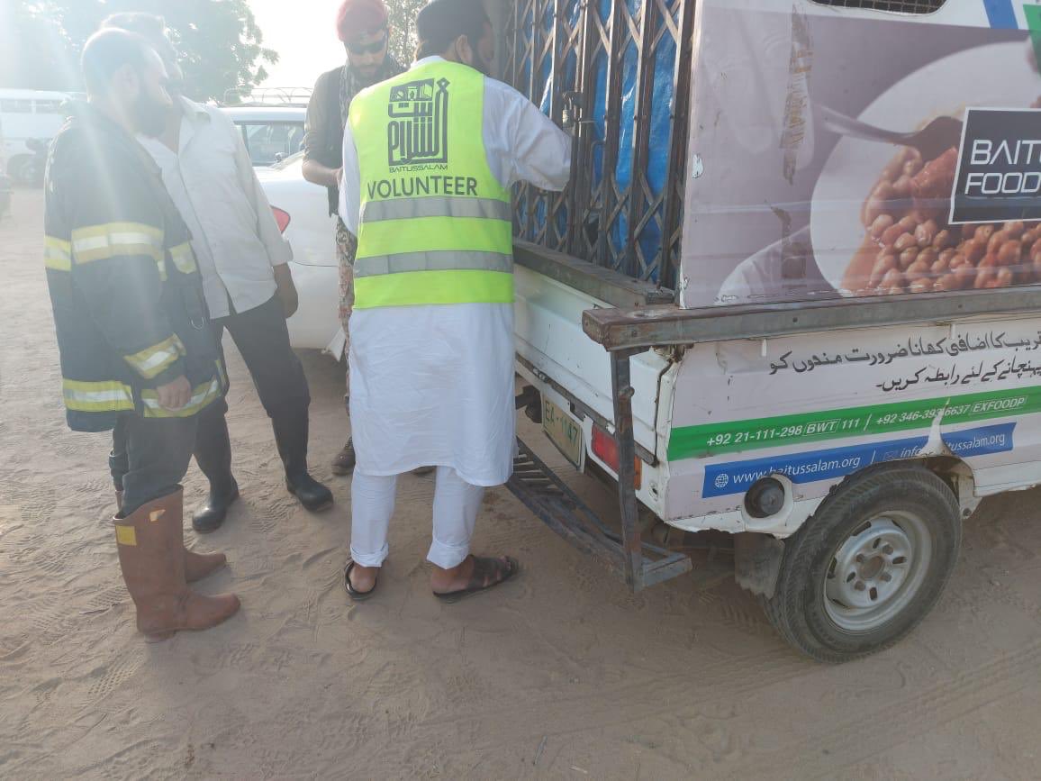 Baitussalam_Org's tweet photo. Plane Crash Site
#PK8303 #planecrashe #Karachi https://t.co/L08PHYV2wY