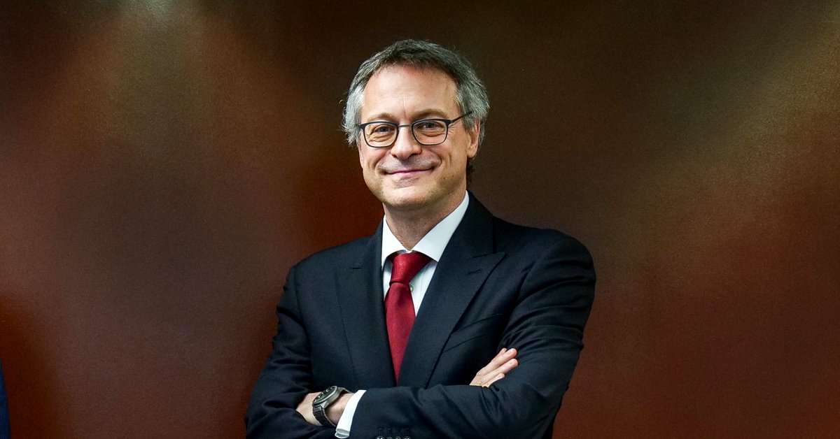 L_Imprenditore's tweet photo. Serve una #visione di profonda e positiva #discontinuità che restituisca centralità alle #imprese come strumento per creare reddito e lavoro. Anticipiamo l’intervento del neopresidente di Confindustria Carlo Bonomi sul prossimo numero dell’Imprenditore https://t.co/FBT2ftTbGd https://t.co/jgbYTw5UGZ