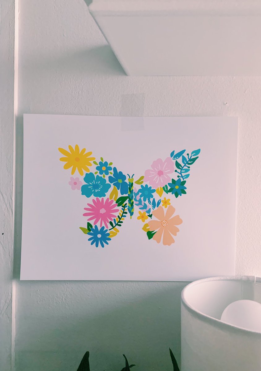 I’ll start  I’m maggie! I’m 19 and I create floral and botanical inspired acrylic paintings, art prints and stickers! My shop is  http://maggiekristine.com   you can use code ‘Twitter’ for 15% off 