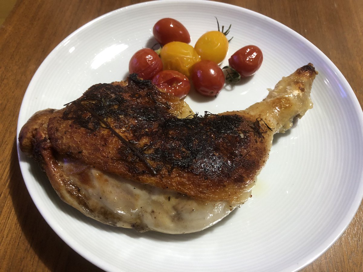 徳川龍之介 20時までの短縮営業中 On Twitter ハーブチキンを焼いて食べた 焼けたと思って噛み付いたら中のほうが生だったので二度焼き することに 家で厚い鶏肉焼くの大変なんだな 結果的には皮がパリッとして中はジューシーで美味しかった 次は焼き方を考える