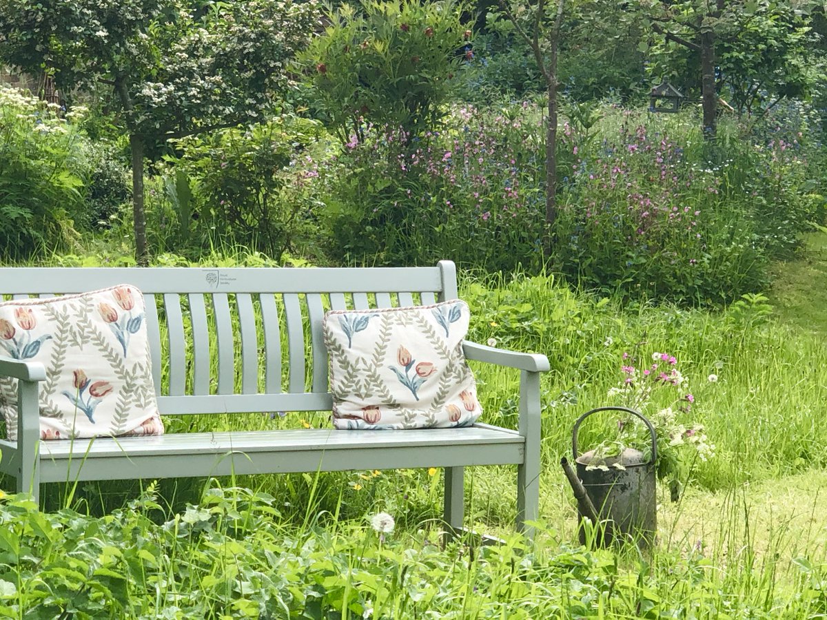 Be our guest, relax, and enjoy an afternoon of garden inspired poetry written and read by the #Henley Free Range Poets for <a href="/ChelseaFringeHn/">ChelseaFringeHenley</a> <a href="/ChelseaFringe/">Chelsea Fringe</a> #garden poets#Henley Free Range Poets for <a href="/ChelseaFringeHn/">ChelseaFringeHenley</a> <a href="/ChelseaFringe/">Chelsea Fringe</a> #gardenpoets
youtube.com/watch?v=JXwPCi…