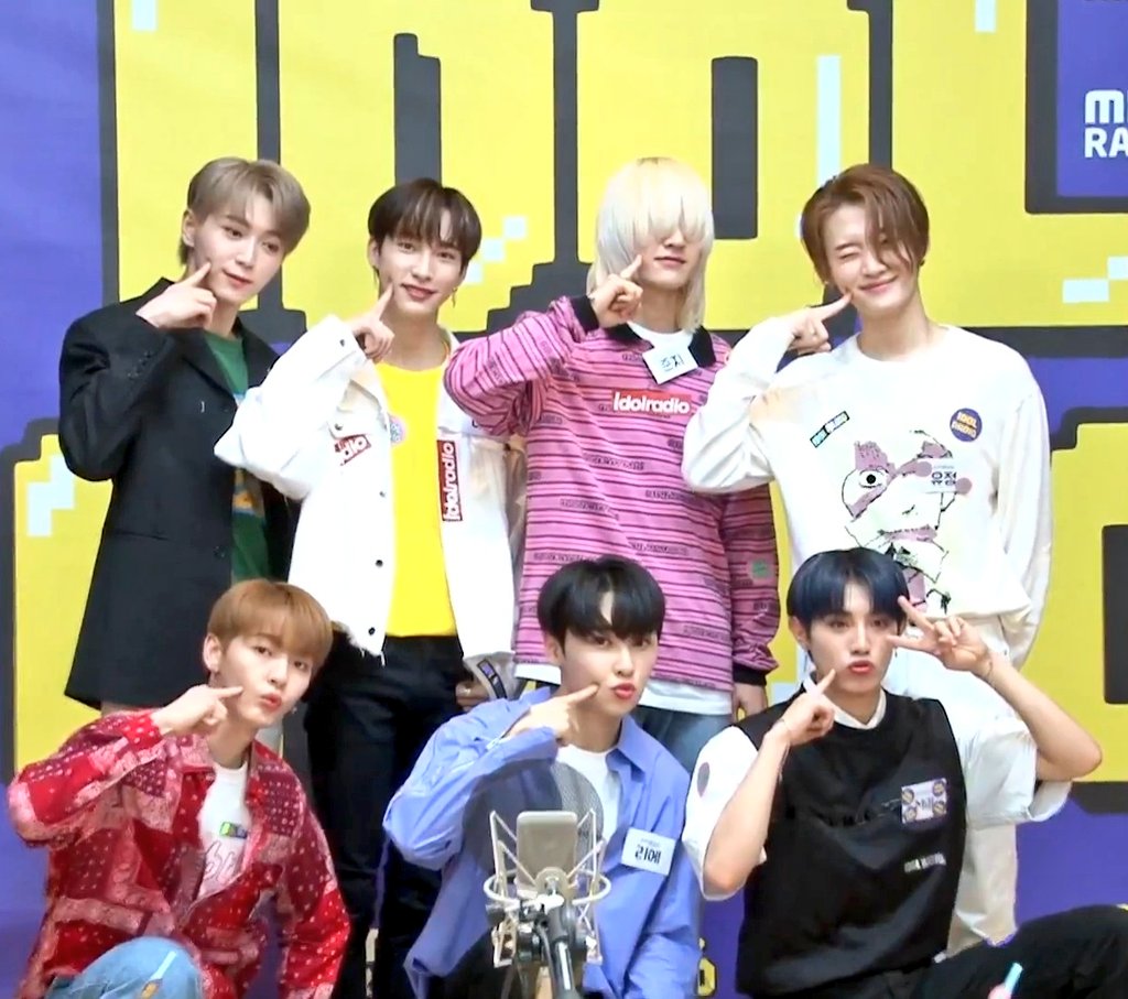 OnlyOneOf_OreO's tweet photo. Did you enjoy watching Idol Radio ? 
I surely did I was deadass laughing I'm so done with them
Here are some screenshots that I took uhuhu
Meme lords.

#OnlyOneOf #온리원오브
#Produced_by_Part1 #angel https://t.co/QPnhwNENi9