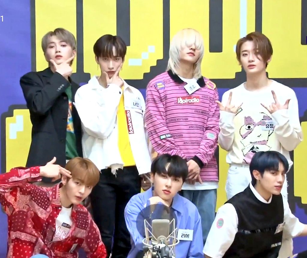 OnlyOneOf_OreO's tweet photo. Did you enjoy watching Idol Radio ? 
I surely did I was deadass laughing I'm so done with them
Here are some screenshots that I took uhuhu
Meme lords.

#OnlyOneOf #온리원오브
#Produced_by_Part1 #angel https://t.co/QPnhwNENi9