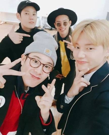 During mix9 the Kq trainees that would later on become Ateez were called "BB brothers"P.O also showed support by posting a pic with Wooyoung @blockb_official  @ATEEZofficial https://twitter.com/blockb_official/status/934959573428985856?s=19