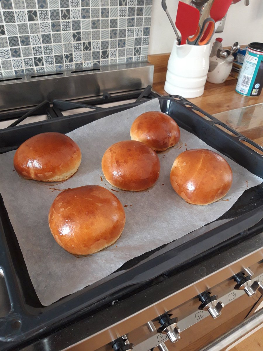 Step 1: burger buns. I've used  @RichardBertinet's enriched dough recipe.
