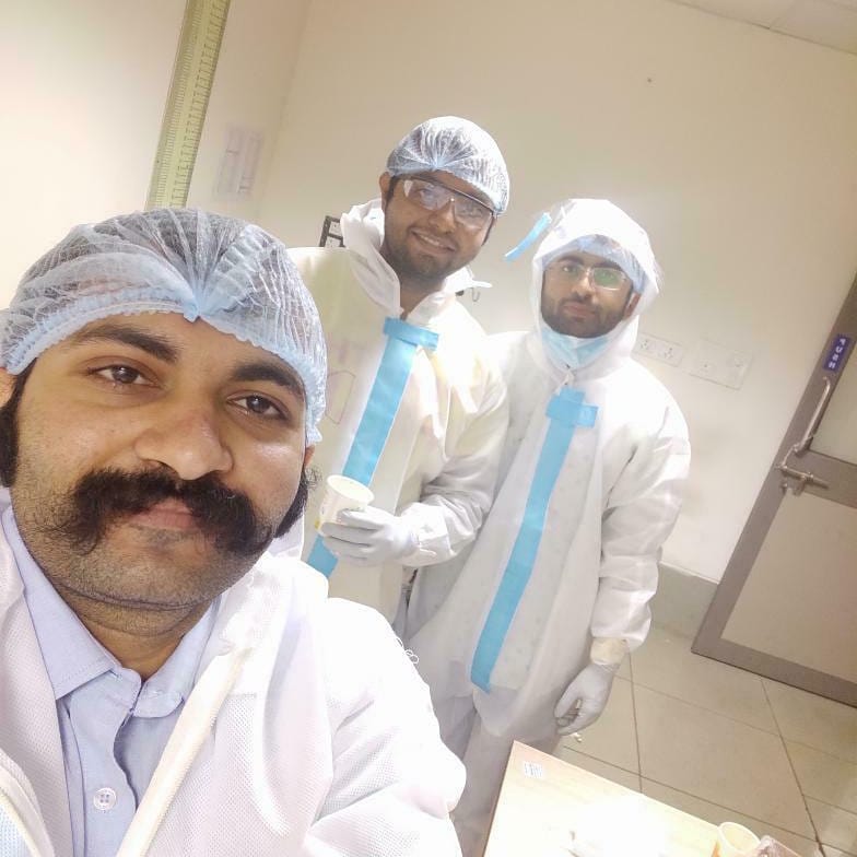 ChaResidents's tweet photo. nd staff.He always calls interns to do the breakfast and give them mask cap face shield and other advice.He has helping hands! 
Hats off you Yogeshbhai!
-Intern Dr arjun" (2/n) https://t.co/gYsAxptPAC