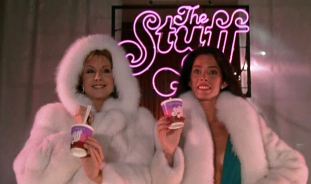 VerbalDiorama's tweet image. #TheStuff was last night's @rewindmoviecast movie, and it was actually..... good?! 😲

It's basically the Buffy episode Band Candy, except with an alien yogurt-like substance that turns its addicted, obsessed consumers into zombies. 

It's ambitious and fun, with great effects.