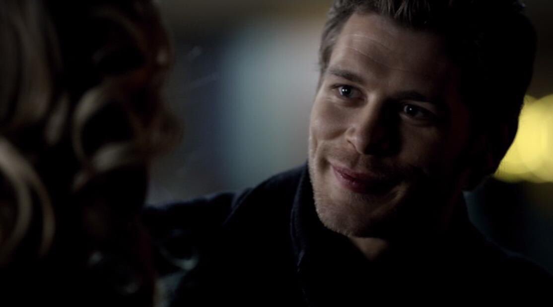 a thread of klaus mikaelson smiling but his smile gets bigger as you keep scrolling