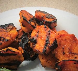 CookSoup2Nuts's tweet photo. Grilled Sweet Potatoes are a tasty side is quick easy and delicious. It is really simple to prepare and perfect for a backyard Memorial Day party or grilling on the beach.  https://t.co/QBFRgSp0iK #grillingseason #grilled #sweetpotatoes  #memorialday #holidayweekend #easygrilling https://t.co/uN2rVwpZkl