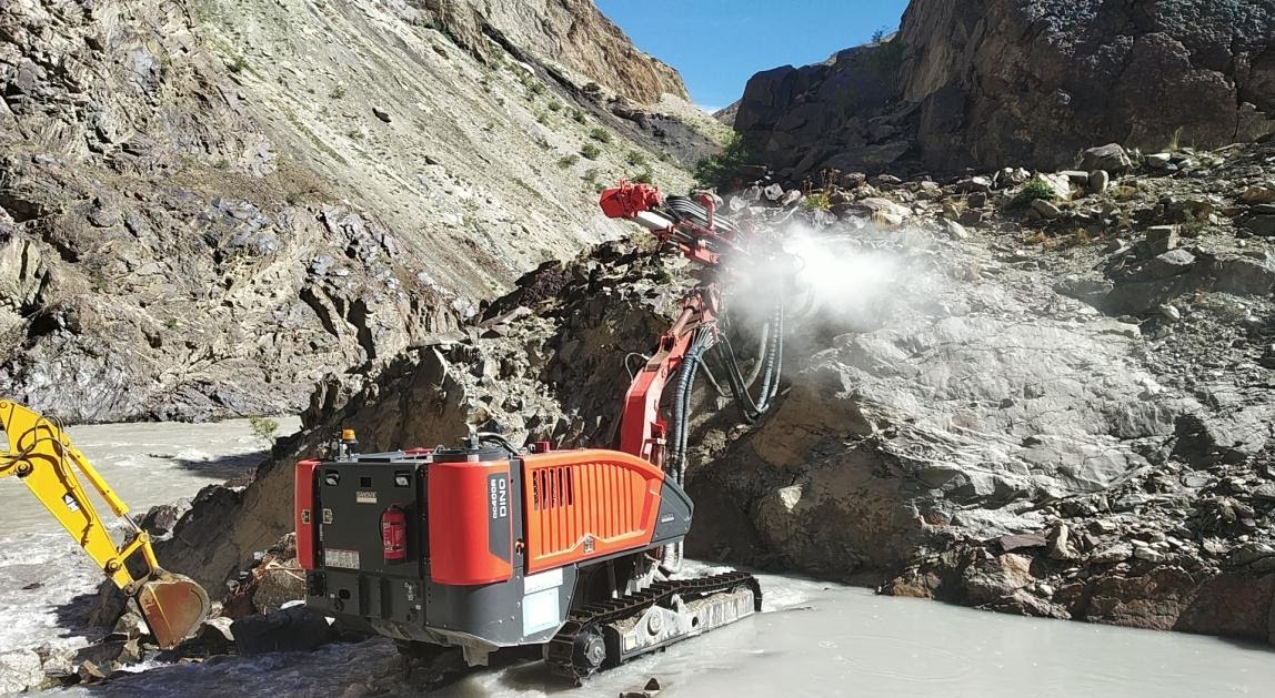 The existing Padam-Kargil road has been connected to the Nimu-Padam-Darcha Road providing connectivity along Manali-Atal (Rohtang) Tunnel-Darcha-Padam- Kargil alignment. Once Sinkunla tunnel comes up the road will provide all weather connectivity to Zanskar Valley & Ladakh.