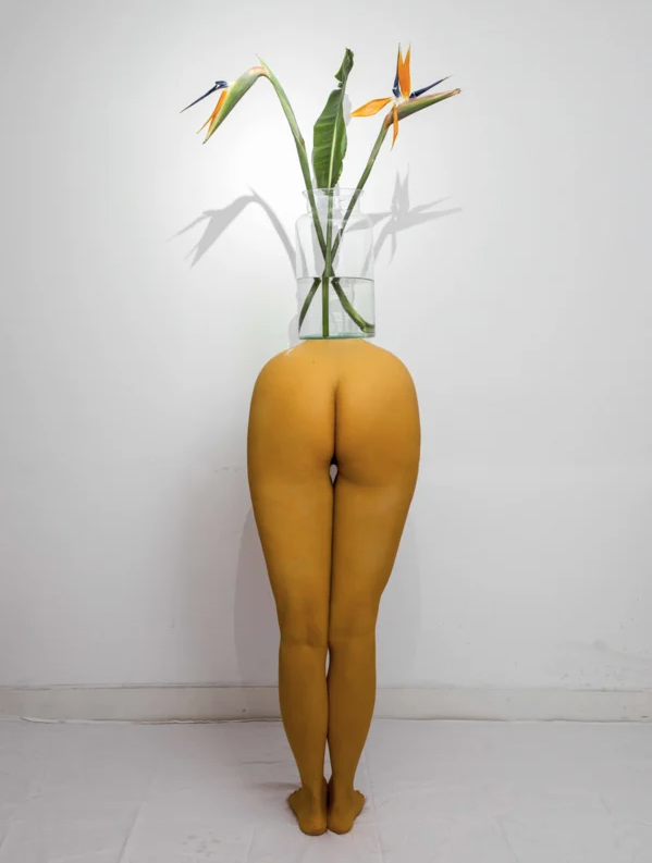 Thirty artists have recently set to work with flowers from the Westland region of the Netherlands. 🎨 The result can be seen on bedanktvoordiebloemen2020.nl. A amazing printsale with affordable work by well-known and new names from Rotterdam. What's your favourite? 📸: Iris Bergman