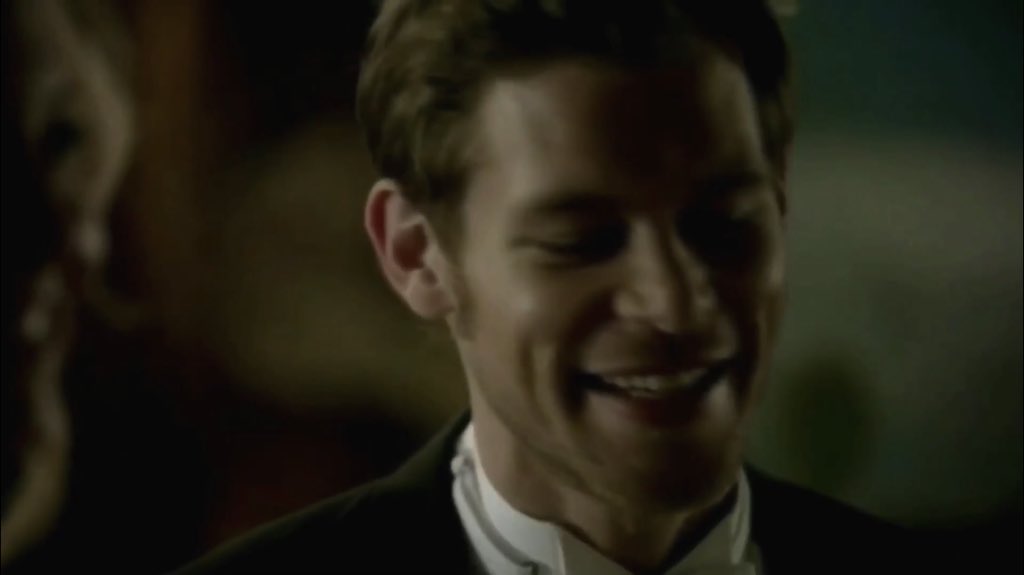 a thread of klaus mikaelson smiling but his smile gets bigger as you keep scrolling