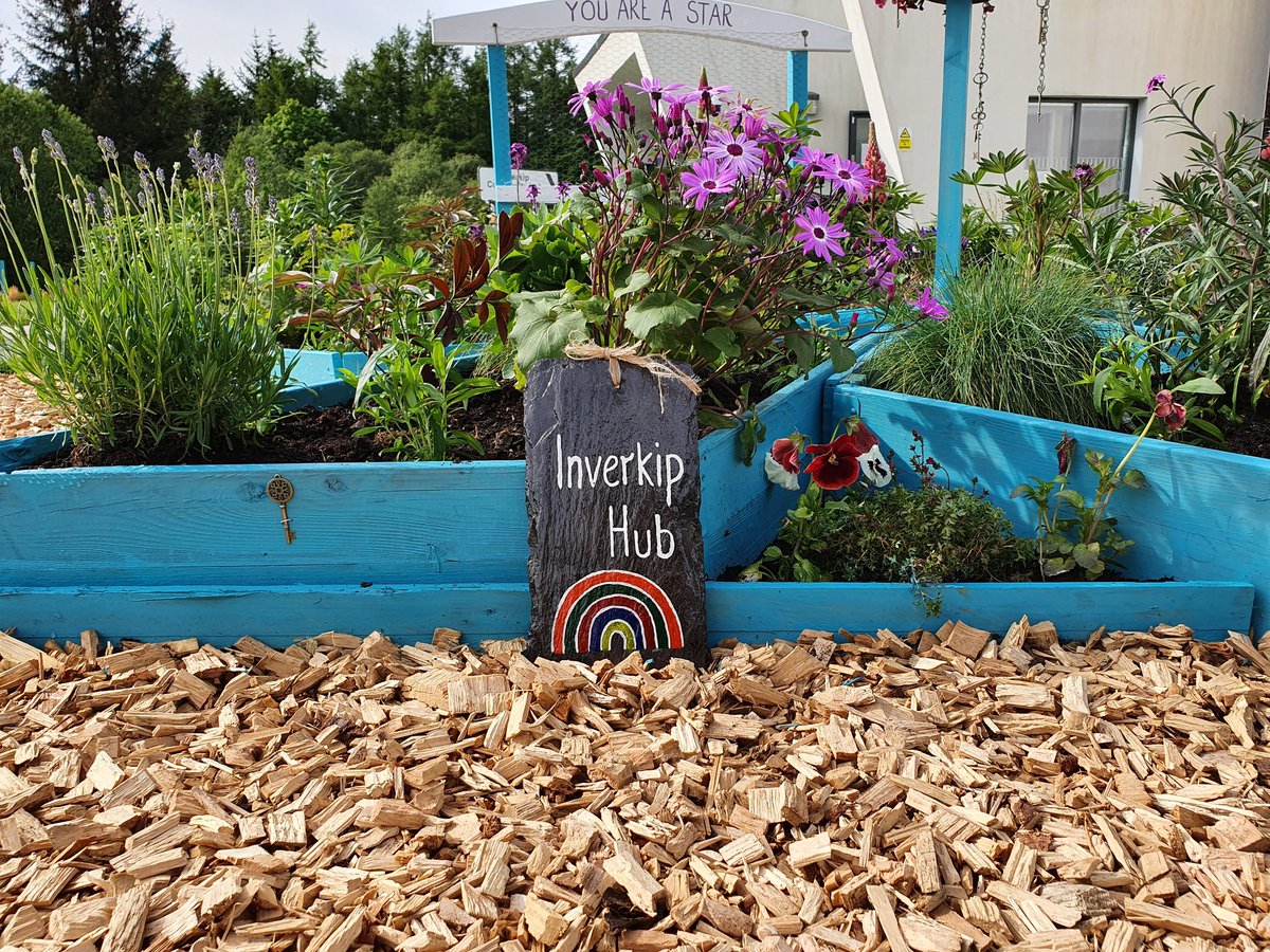 BloominInverkip's tweet photo. We would like to say ' Thank you' to our Key Workers that have been keeping us safe and keeping our community going❤ We hope that our local community can enjoy our 'You are a Star' garden as our small tribute to the work our amazing Key Workers are doing🌈
Blooming Inverkip🌺🌺 https://t.co/WUHINL0spd